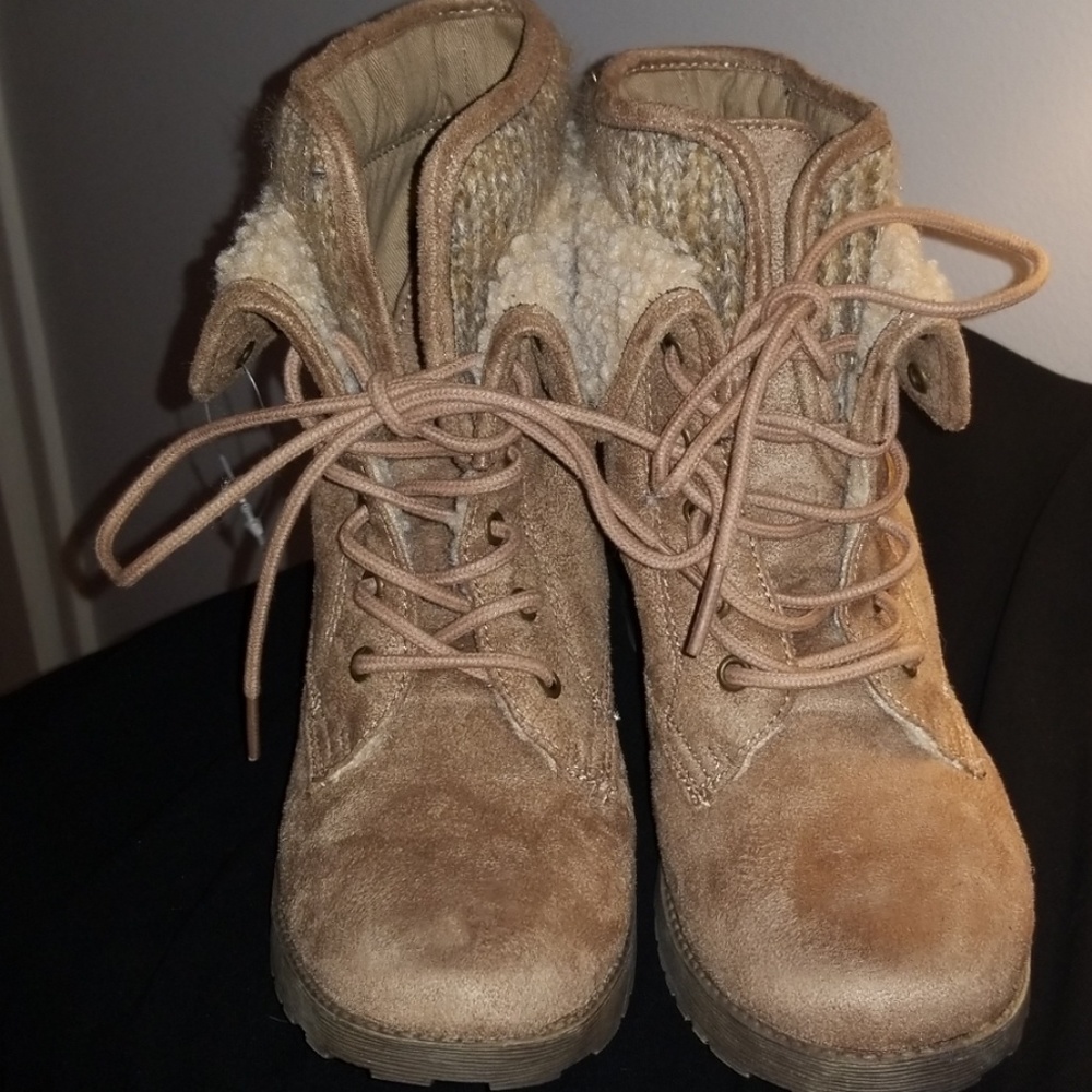 NWOT Cute Rock & Candy Boot